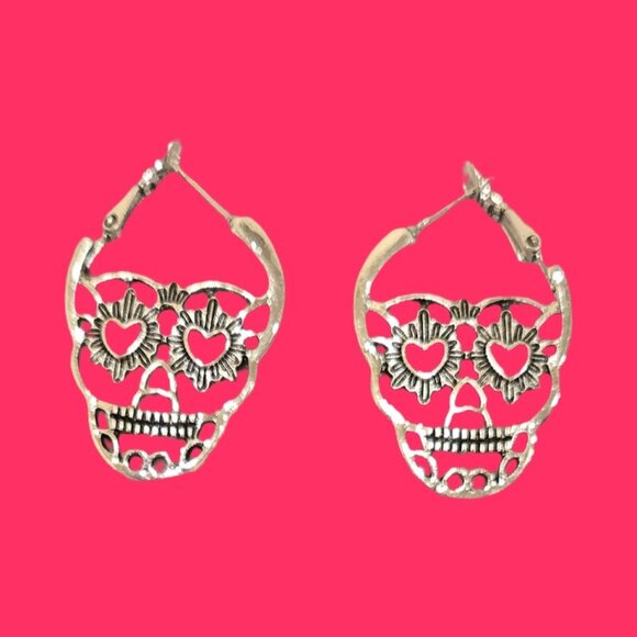 SILVER PLATED SKULLS~ UNIQUE! - Picture 1 of 2